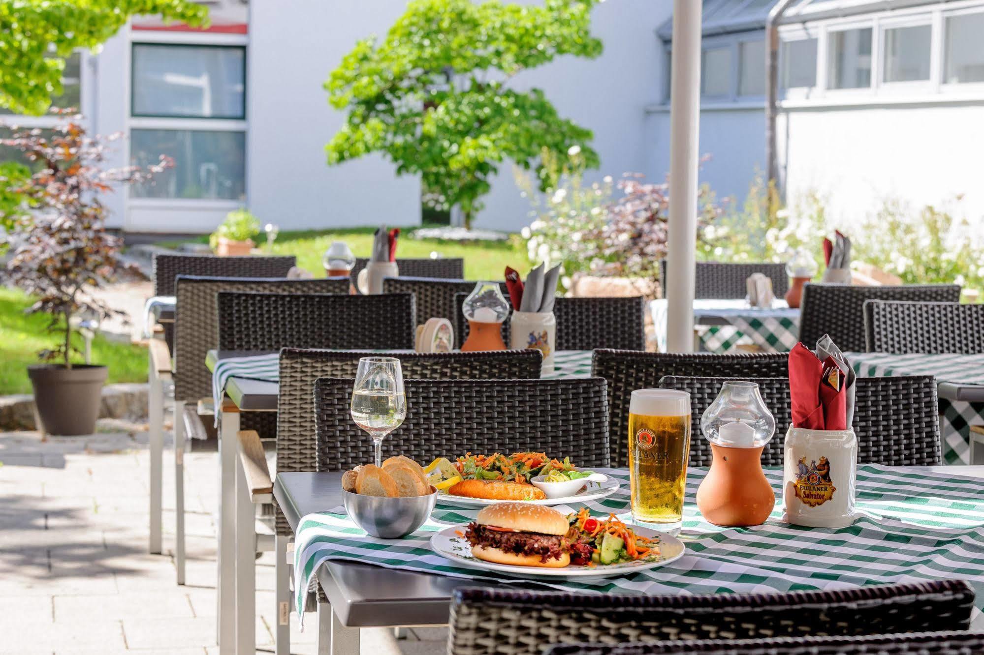 B&B Hotel Muenchen-Schwabing Bagian luar foto