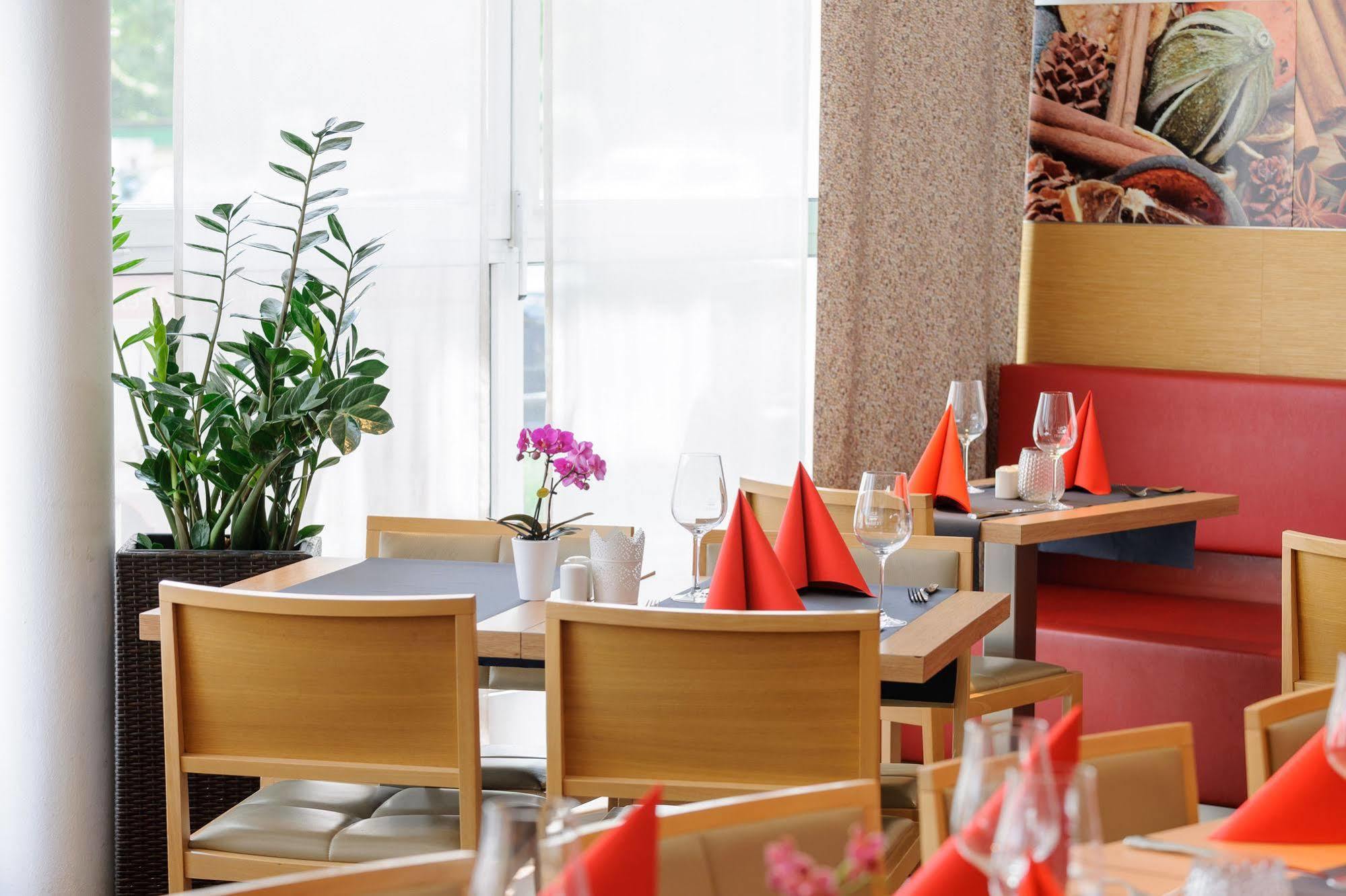 B&B Hotel Muenchen-Schwabing Bagian luar foto